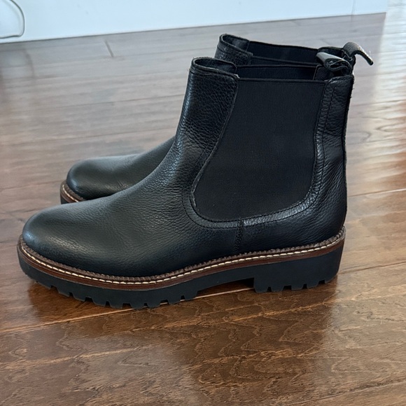 Black Leather  Chelsea Boots - Picture 1 of 8